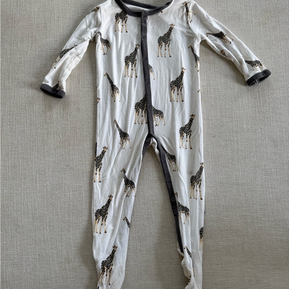 Kyte Giraffe Print Onesie